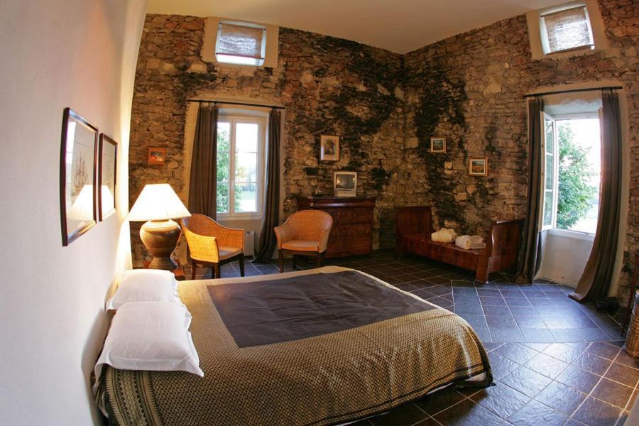 Отель Le Prieure Des Sources La Repara Номер фото